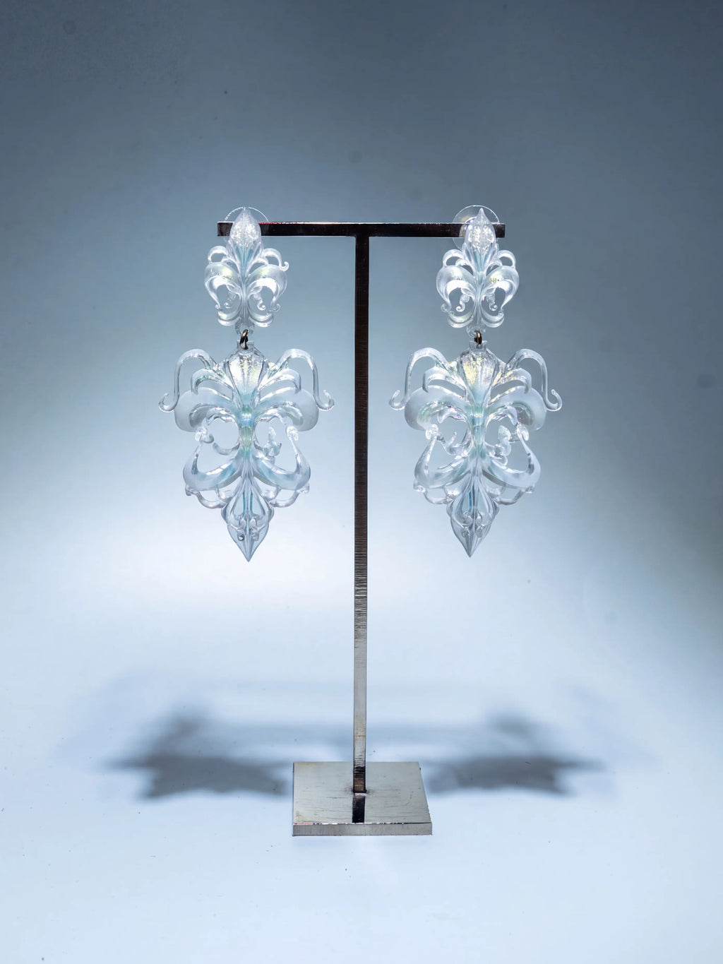 Deconstructed Iris Earrings – Milky White 3D-Printed Jewelry | MIIIIIJA