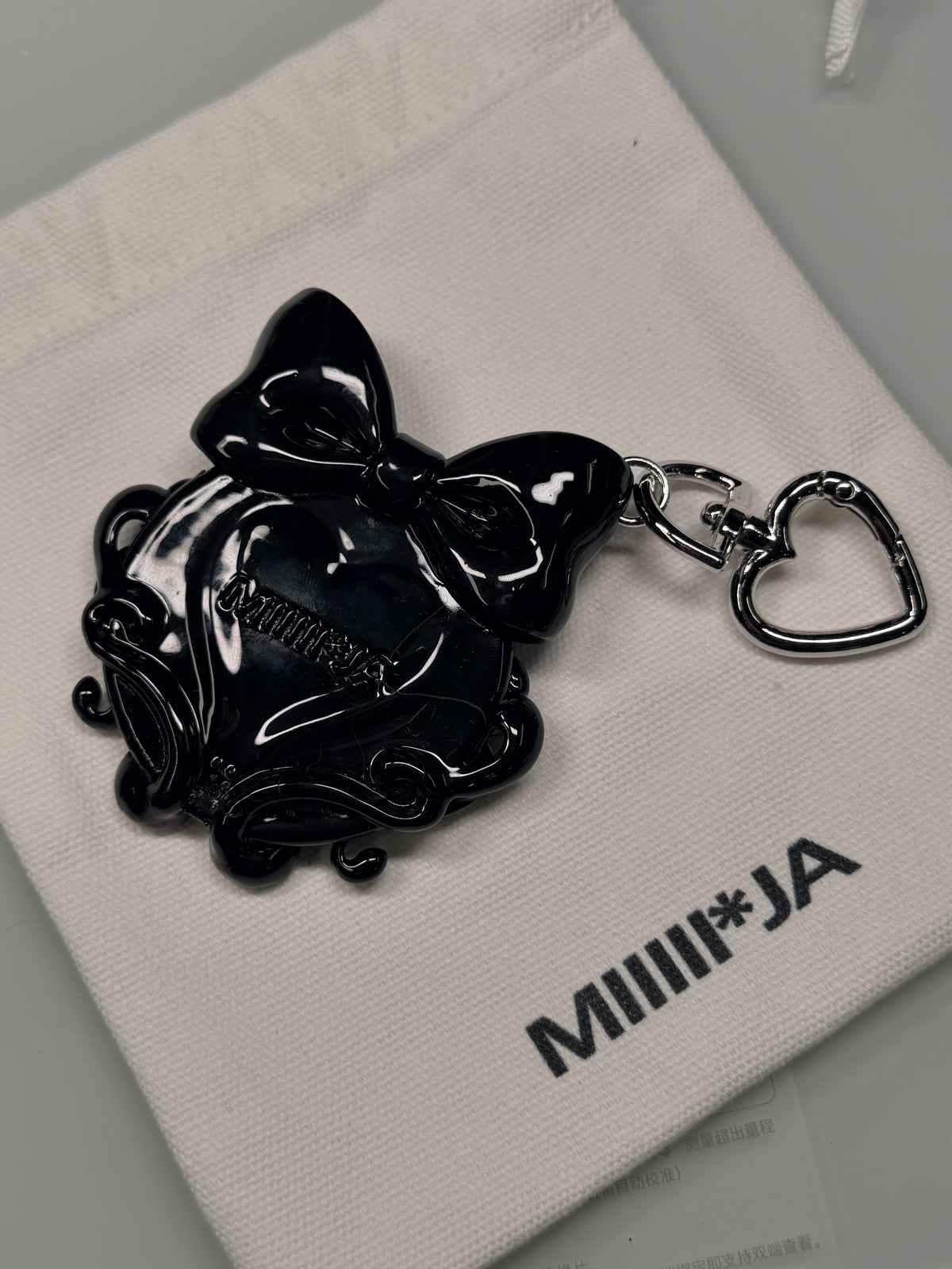 Bow Ribbon Mini Mirror – 3D-Printed Round Mirror | MIIIIIJA